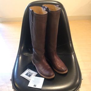 FRYE- pull on boots- Celia X Stitch-D